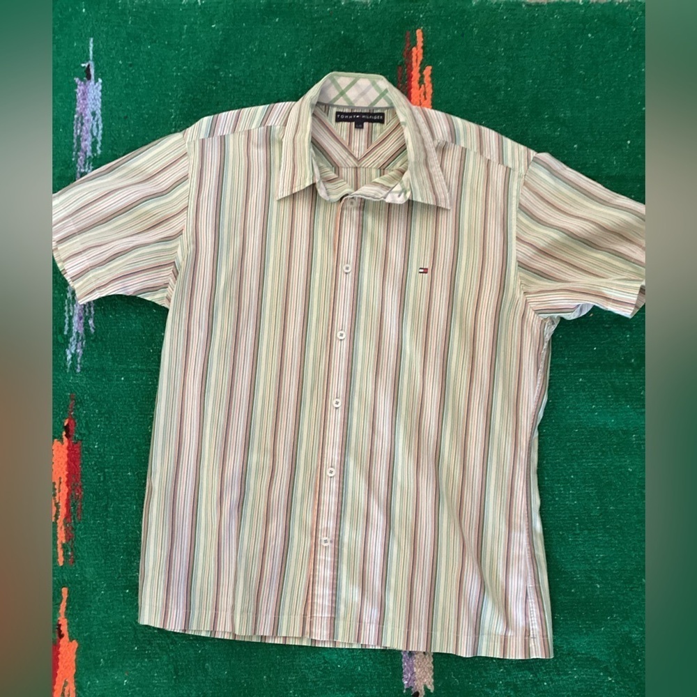 Tommy Hilfiger Men's Button Casual Striped Shirt - Green and White
S1